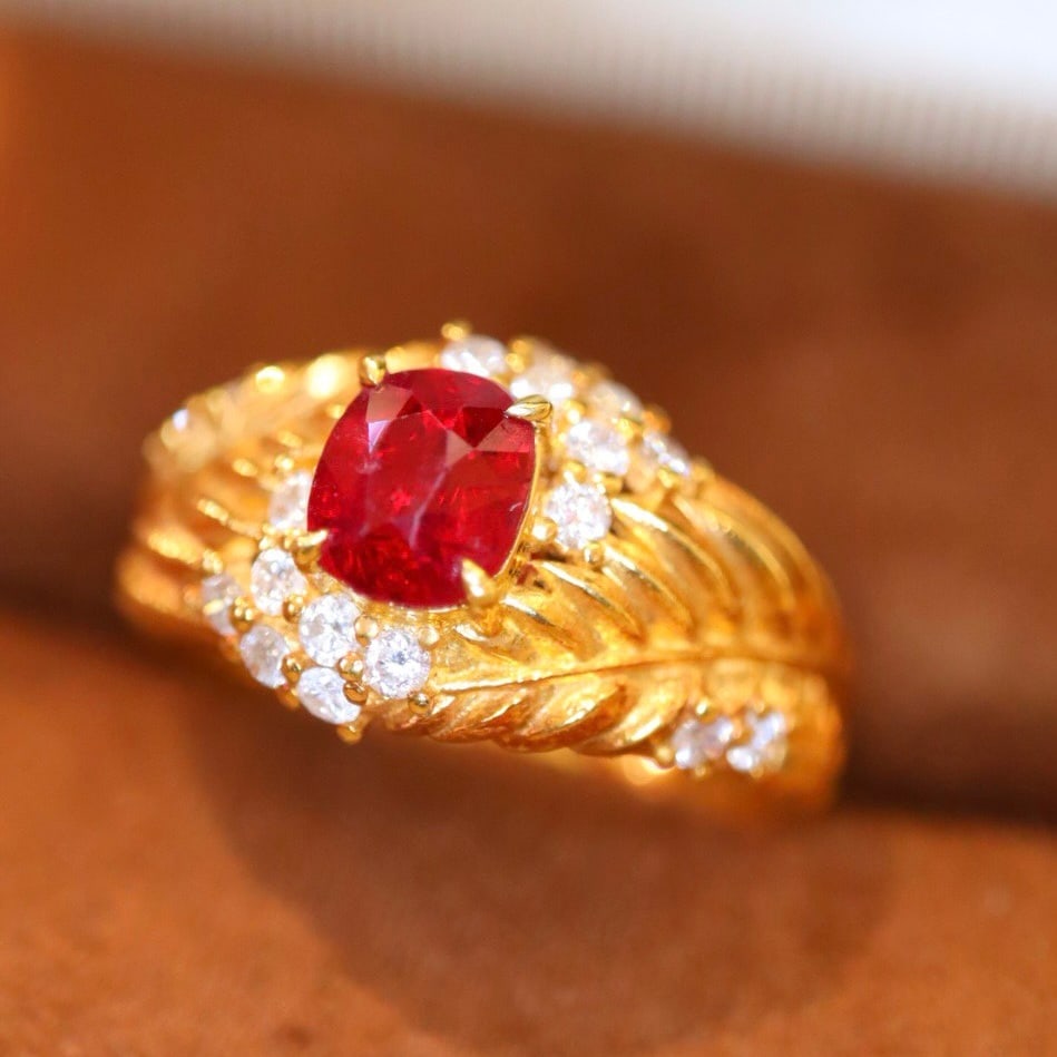 14k Gold 1.41 Ctw Natural Ruby & Diamond Ring: Ref:231106332 // gold content:14k gold // ring size:7. 25us // // main gemstone:ruby // shape:oval // carat weight:1. 03ct // color:pigeonblood red // treatment:natural // // adjacent gemstone 2 : dia