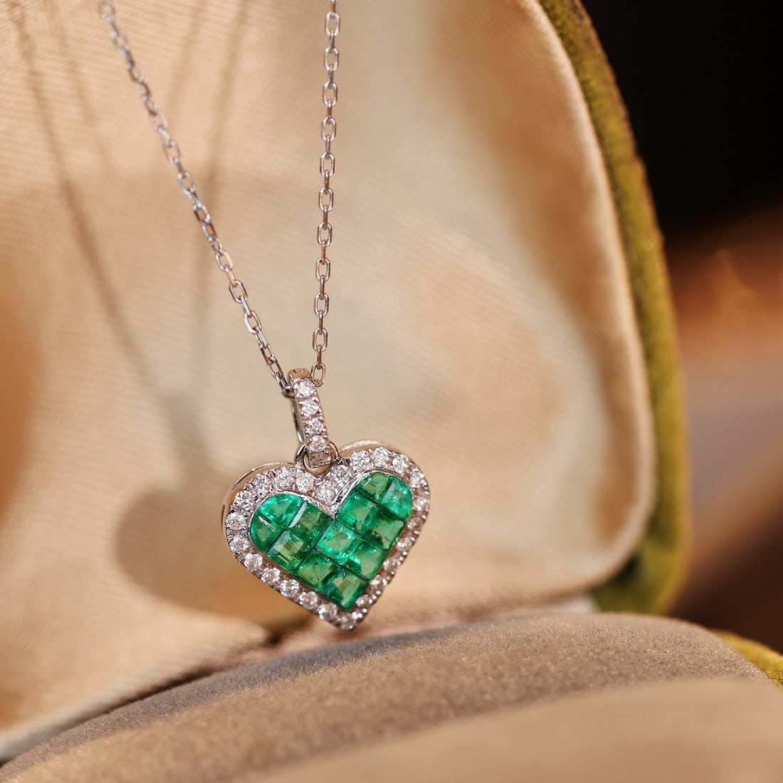 14k Gold 0.97 Ctw Natural Emerald & Diamond Pendant( Without Chain ) - 4