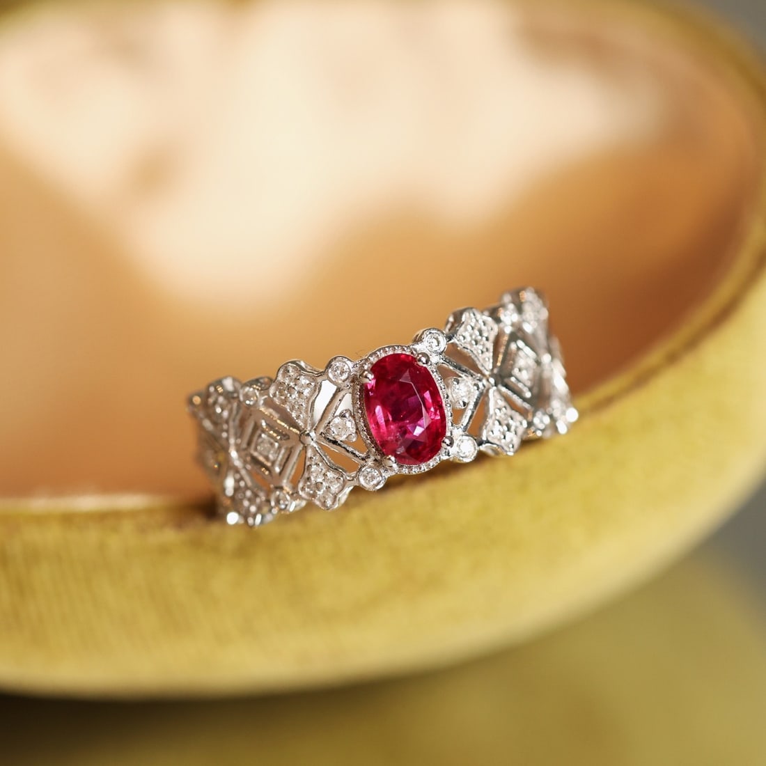 14k Gold 0.72 Ctw Natural Ruby & Diamond Ring: Ref:231106334 // gold content:14k gold // ring size:7. 25us // // main gemstone:ruby // shape:oval // carat weight:0. 5ct // color:red // treatment:natural // // adjacent gemstone 2 : diamond //