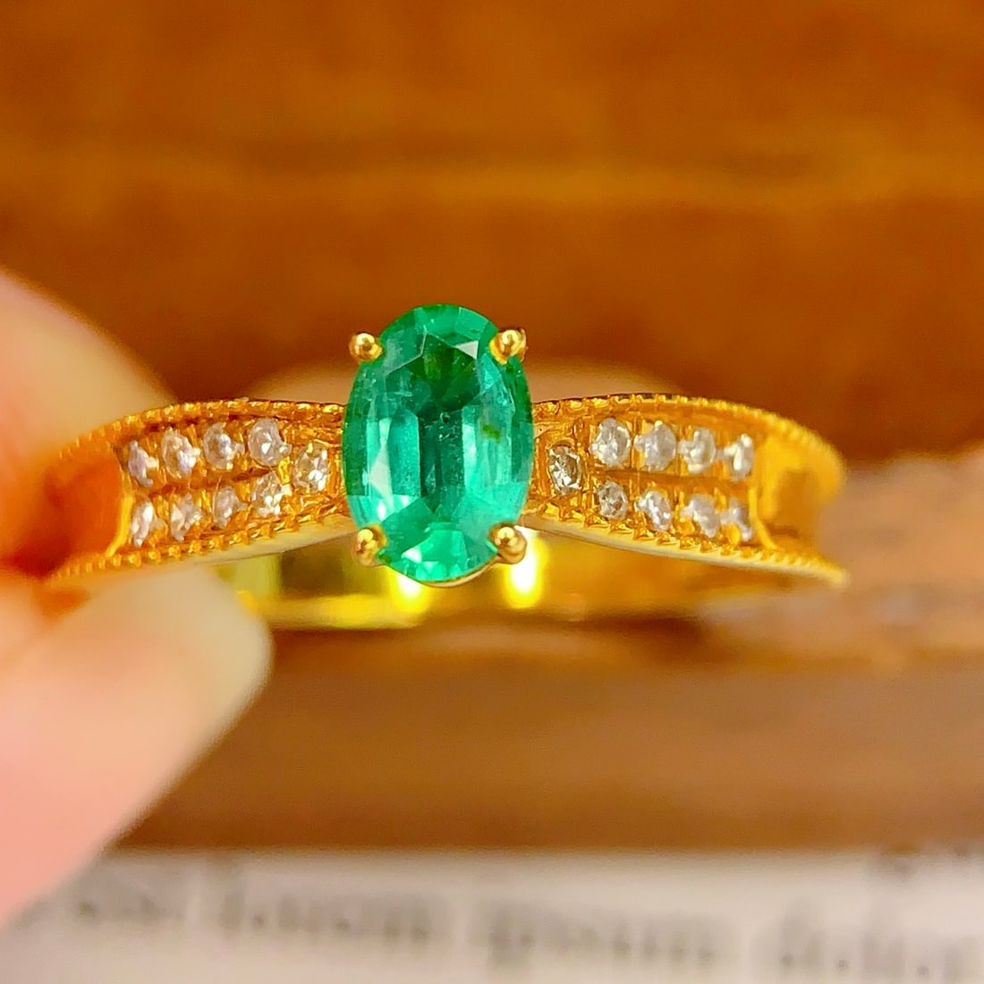 14k Gold 0.6 Ct Natural Emerald & Diamond Ring - 2