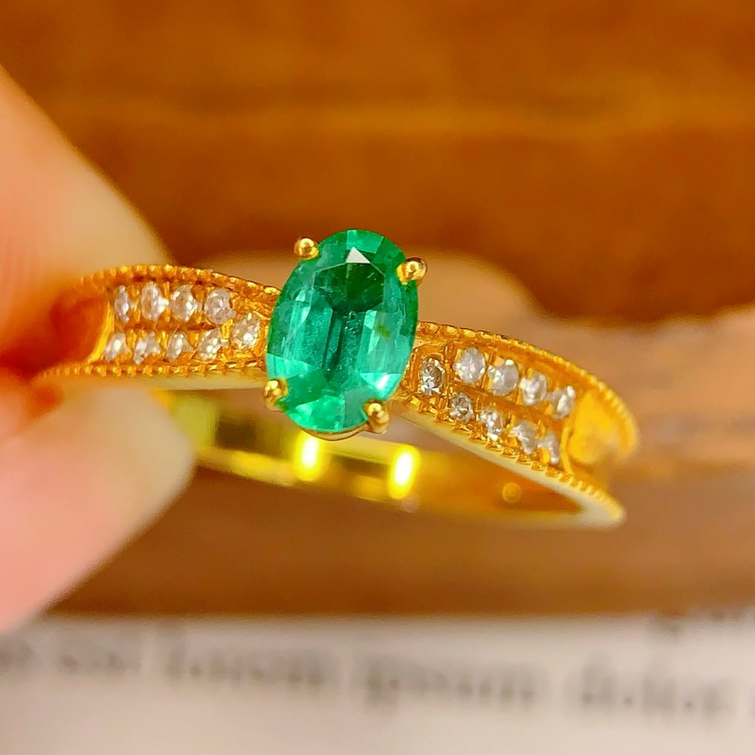 14k Gold 0.6 Ct Natural Emerald & Diamond Ring - 3