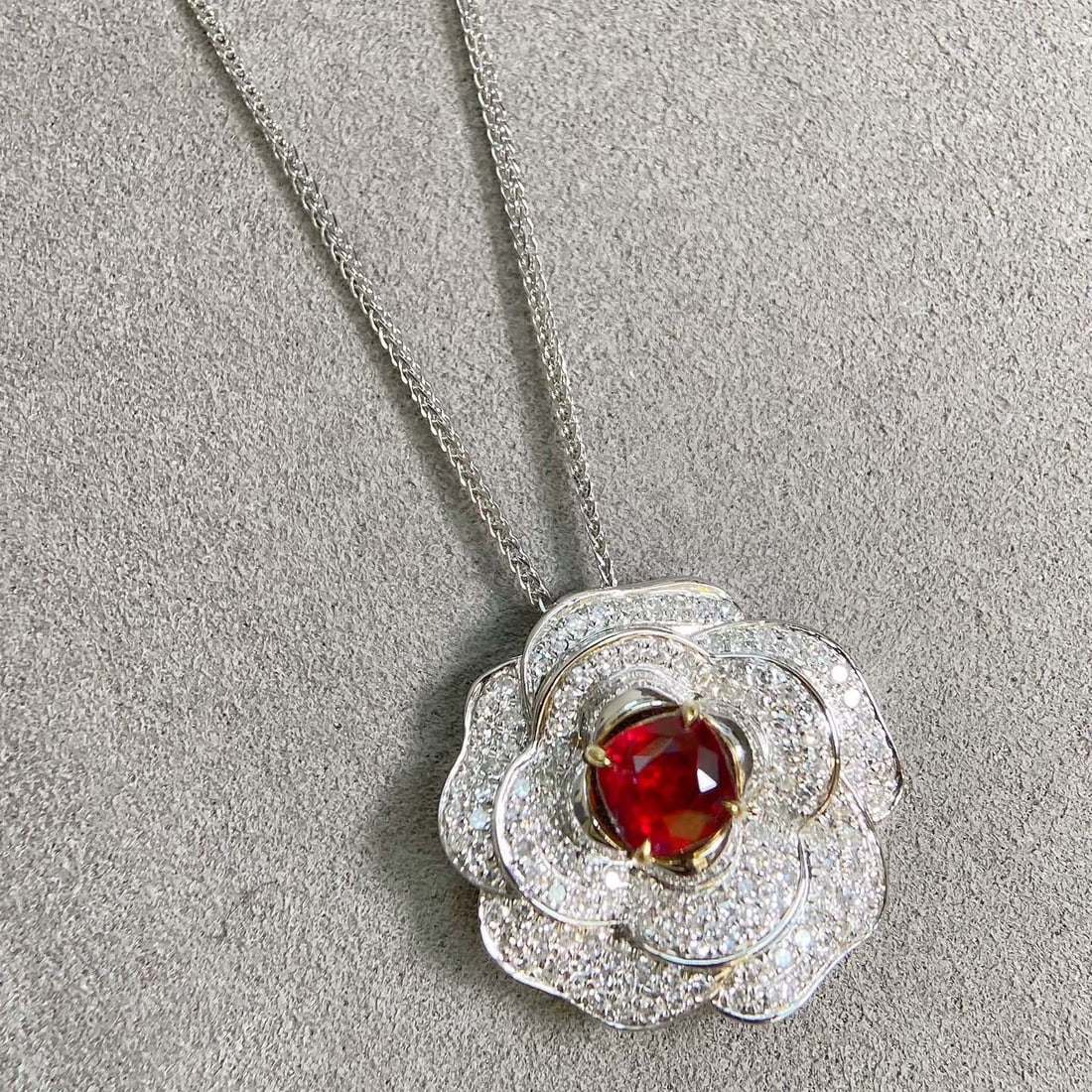 14k Gold 1.74 Ctw Natural Ruby & Diamond & Flowers Pendant( Without Chain ) - 5