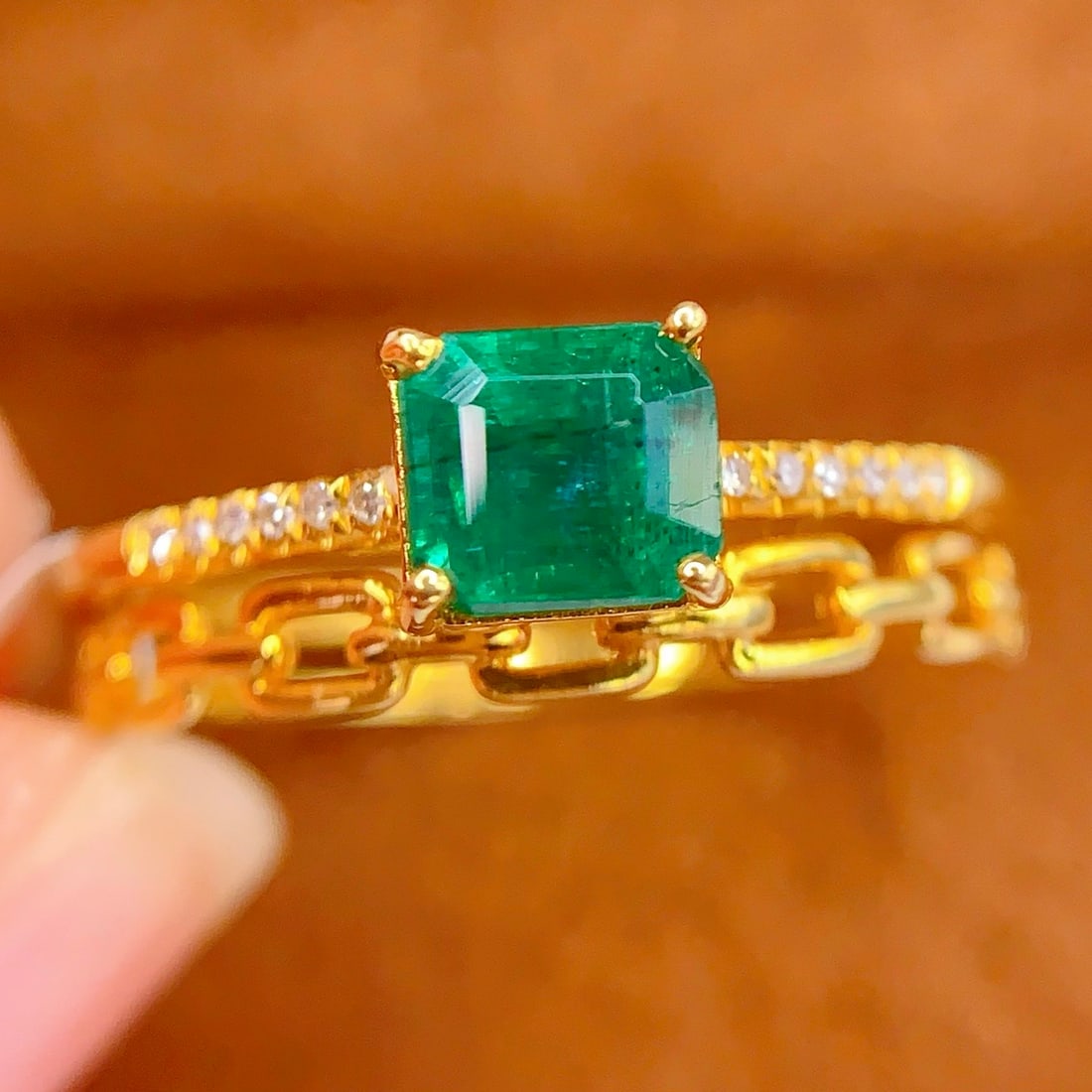 14k Gold 0.8 Ct Vivid Green Natural Emerald & Diamond Ring - 5