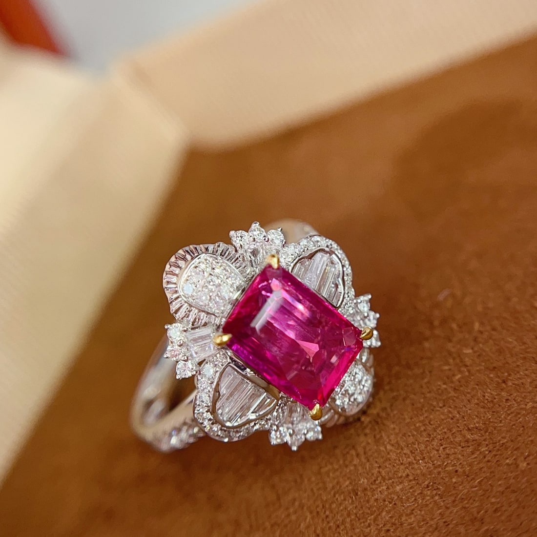 14k Gold 2.66 Ctw Natural Ruby & Diamond Ring - 3