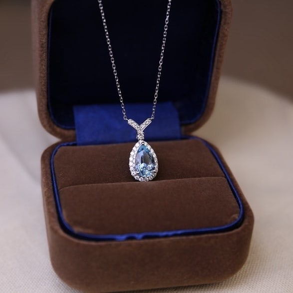 14k Gold 1.5 Ct Natural Aquamarine & Diamond Necklace - 3