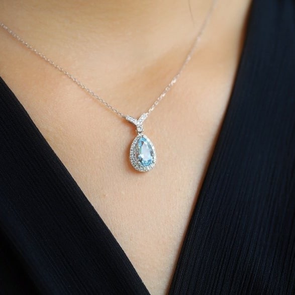 14k Gold 1.5 Ct Natural Aquamarine & Diamond Necklace - 4