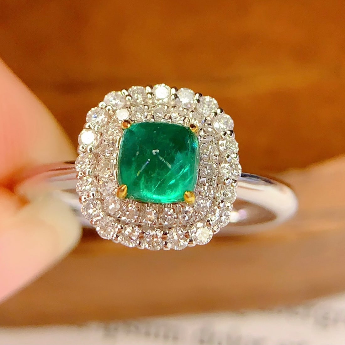 14k Gold 1 Ct Vivid Green Natural Emerald & Diamond Ring - 2