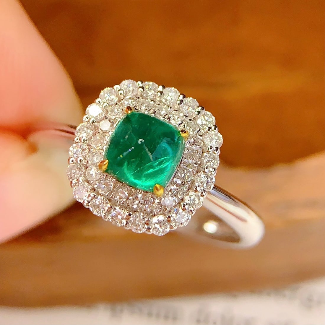 14k Gold 1 Ct Vivid Green Natural Emerald & Diamond Ring - 4