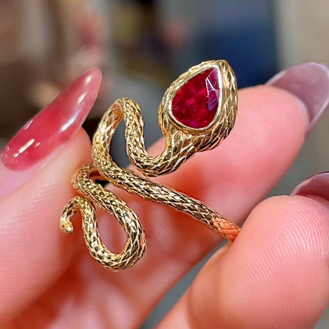 14k Gold 0.7 Ct Natural Ruby & Snake Ring - 2
