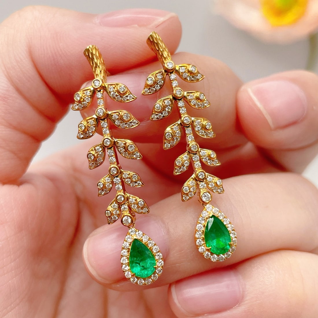 14k Gold 1.41 Ctw Vivid Green Natural Emerald & Diamond Earrings - 4