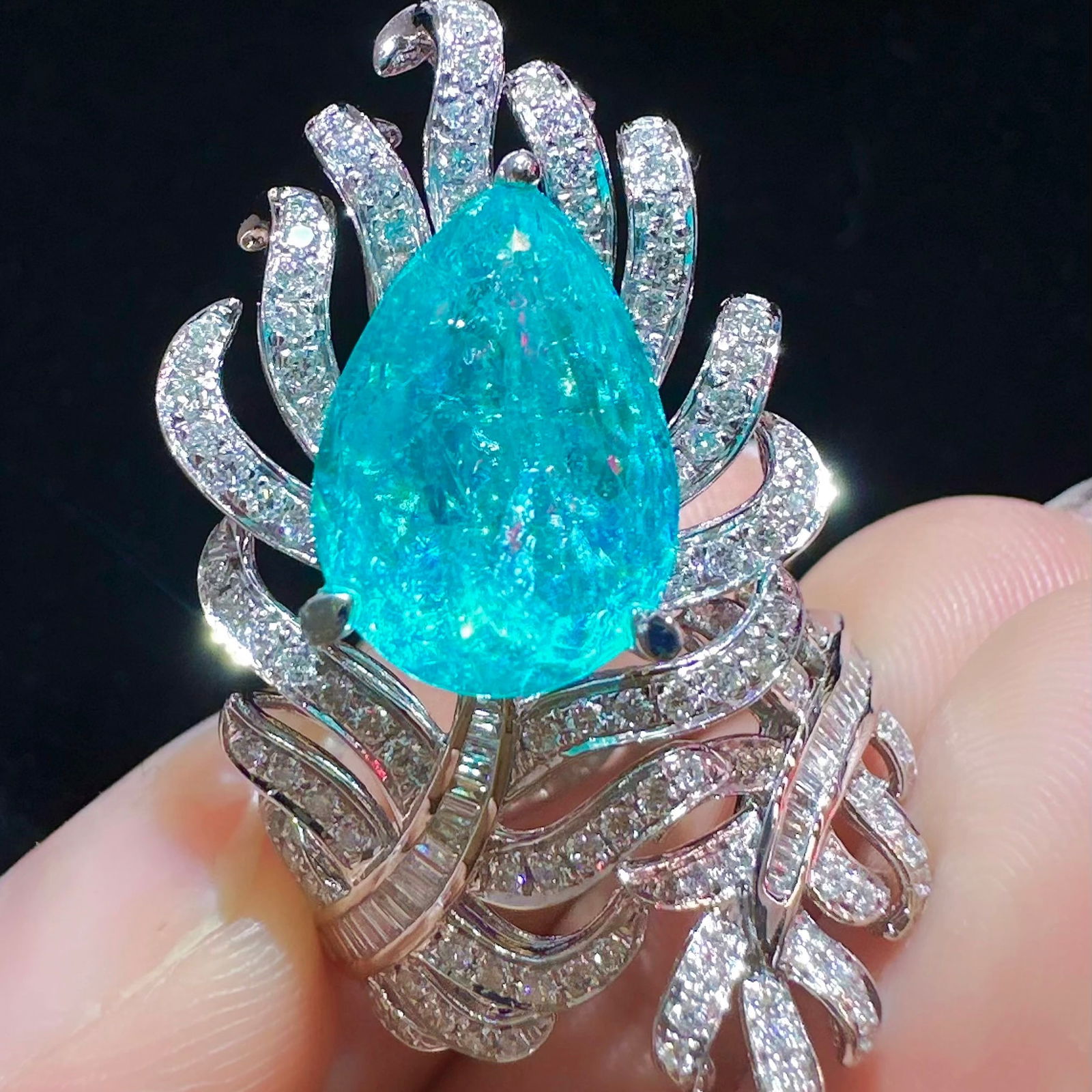 14k Gold 6.43 Ctw Natural Paraiba Tourmaline & Diamond Ring - 4
