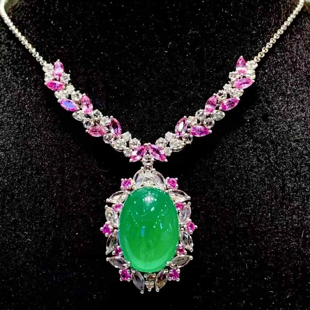 14k Gold 7.39 Ct Natural Emerald & Diamond Necklace: Ref:231107001 // gold content:14k gold // main gemstone:emerald // shape:oval // carat weight:7. 39ct // color:green // treatment:natural // // adjacent gemstone 2 : diamond // shape:round //