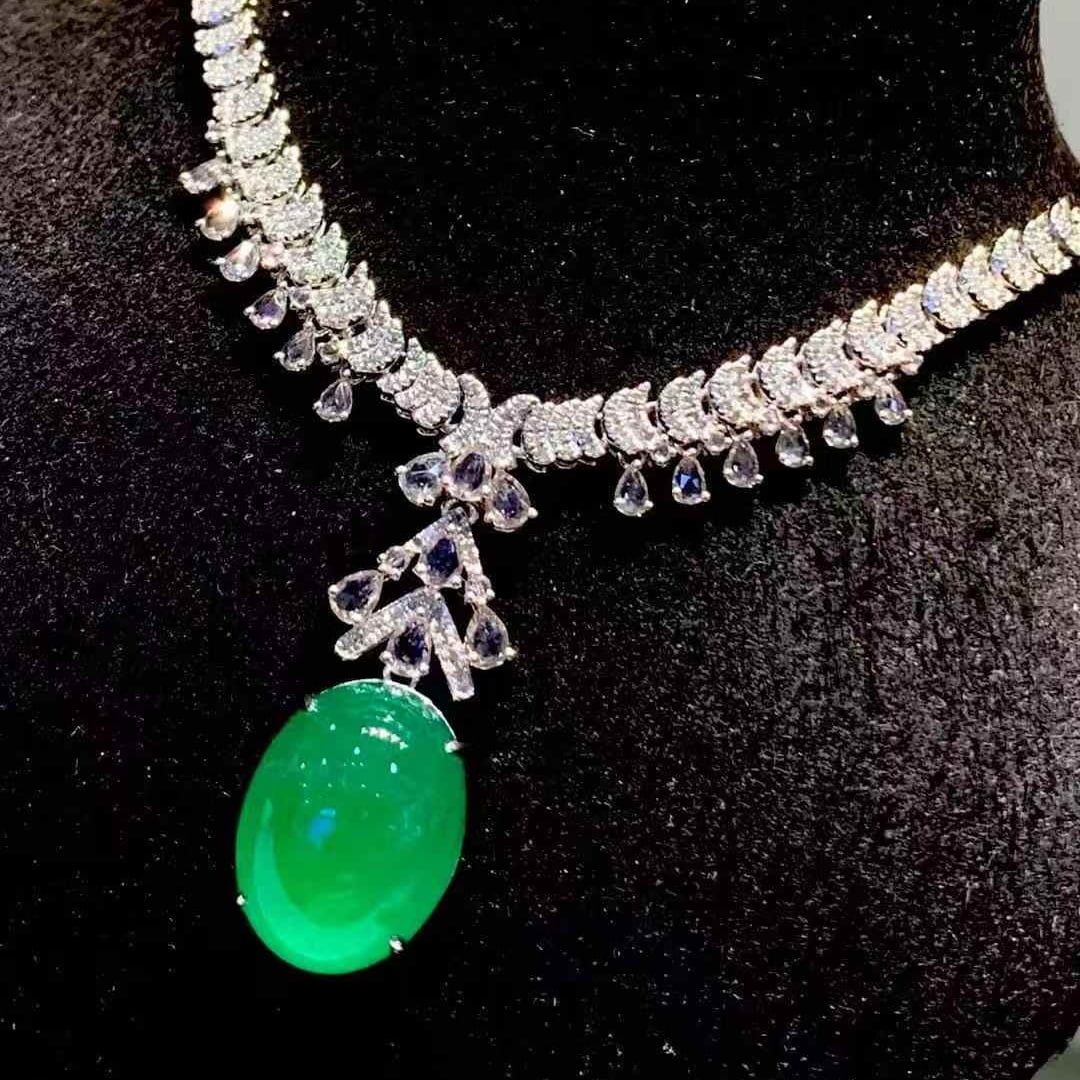 14k Gold 11 Ct Natural Emerald & Diamond Necklace - 4
