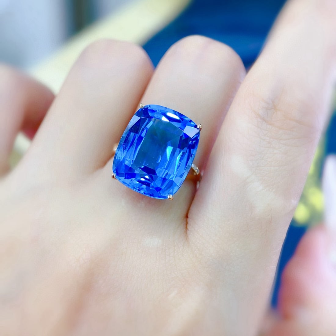 14k Gold 17.88 Ctw Natural Topaz & Diamond Ring - 4