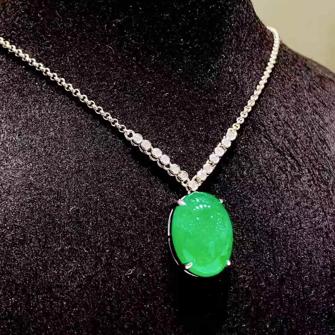 14k Gold 8.1 Ct Natural Emerald & Diamond Necklace - 2