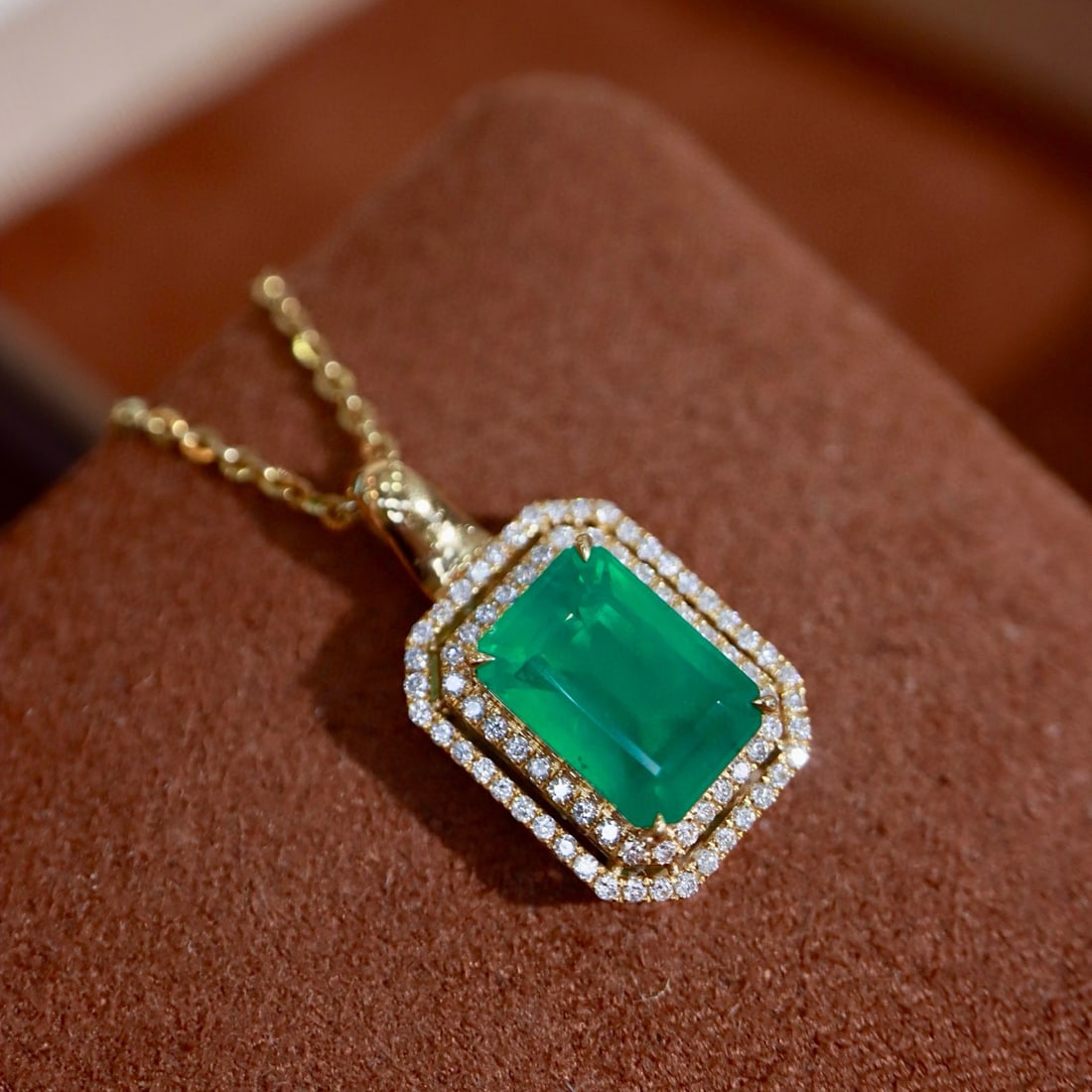 14k Gold 2.33 Ctw Natural Emerald & Diamond Pendant( Without Chain ) - 2