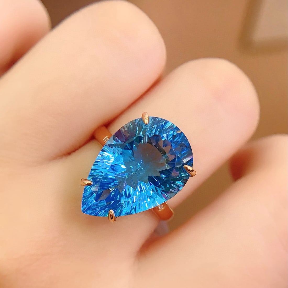 14k Gold 15.65 Ct Natural Topaz & Diamond Ring - 6