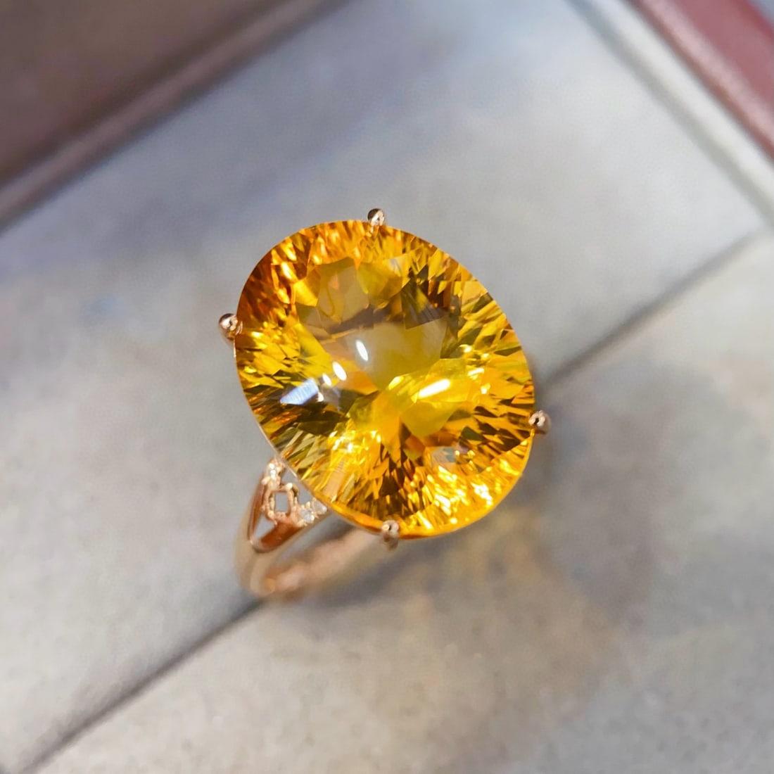 14k Gold 9.58 Ctw Natural Citrine & Diamond Ring: Ref:231107228 // gold content:14k gold // ring size:7. 25us // // main gemstone:citrine // shape:oval // carat weight:9. 55ct // color:yellow // treatment:natural // // adjacent gemstone 2 :