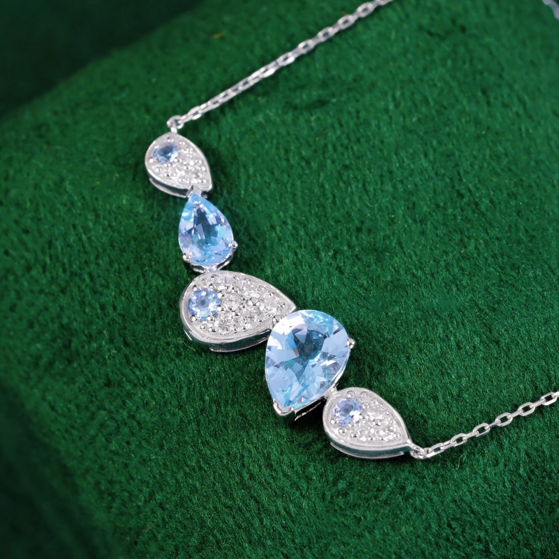 14k Gold 1.83 Ctw Natural Aquamarine & Diamond Necklace - 6