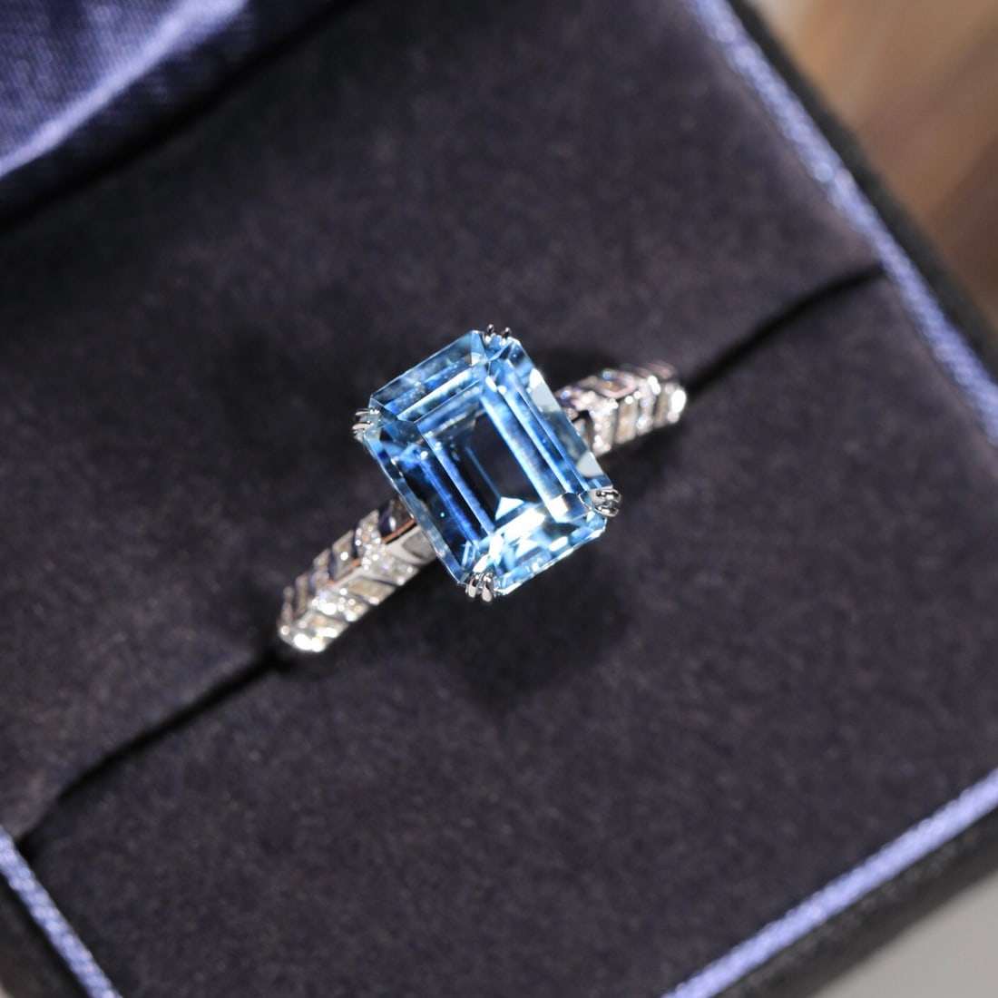 14k Gold 2.5 Ct Natural Aquamarine & Diamond Ring - 6