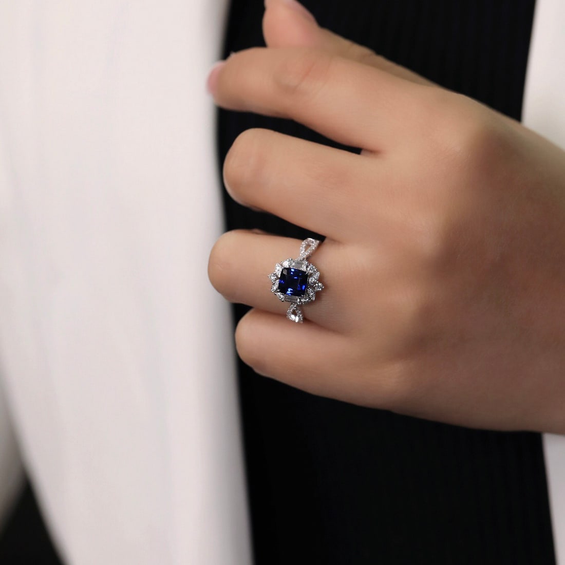 14k Gold 2.13 Ctw Natural Sapphire & Diamond Ring - 4