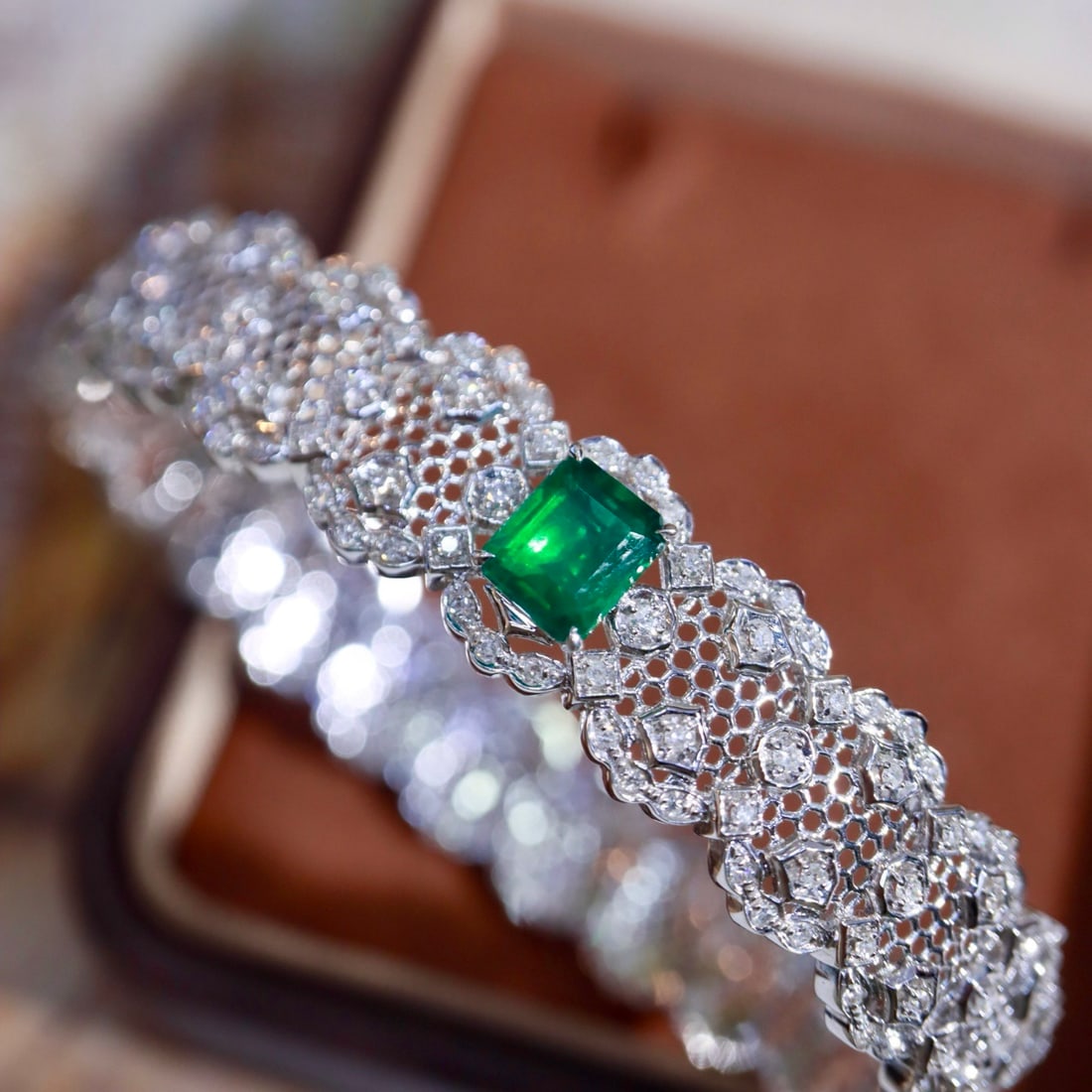 14k Gold 2.34 Ctw Vivid Green Natural Emerald & Diamond Bangle - 8