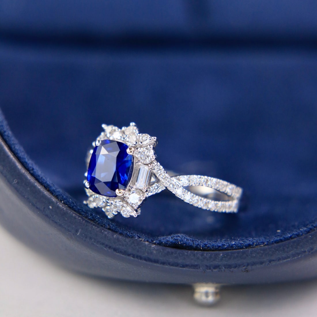 14k Gold 1.75 Ctw Natural Sapphire & Diamond Ring - 3