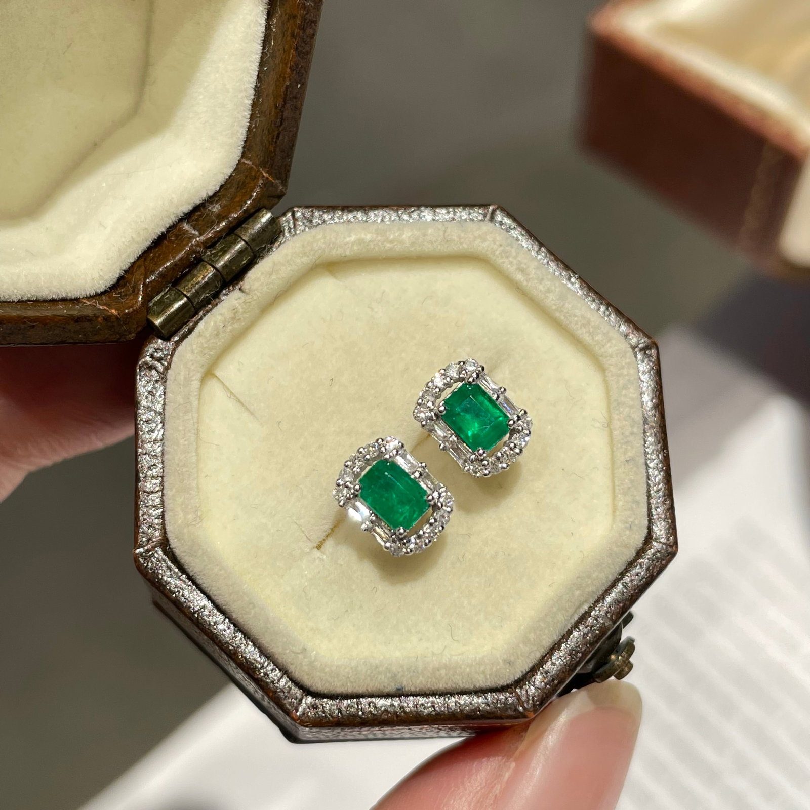 14k Gold 0.42 Ct Vivid Green Natural Emerald & Diamond Earrings - 6