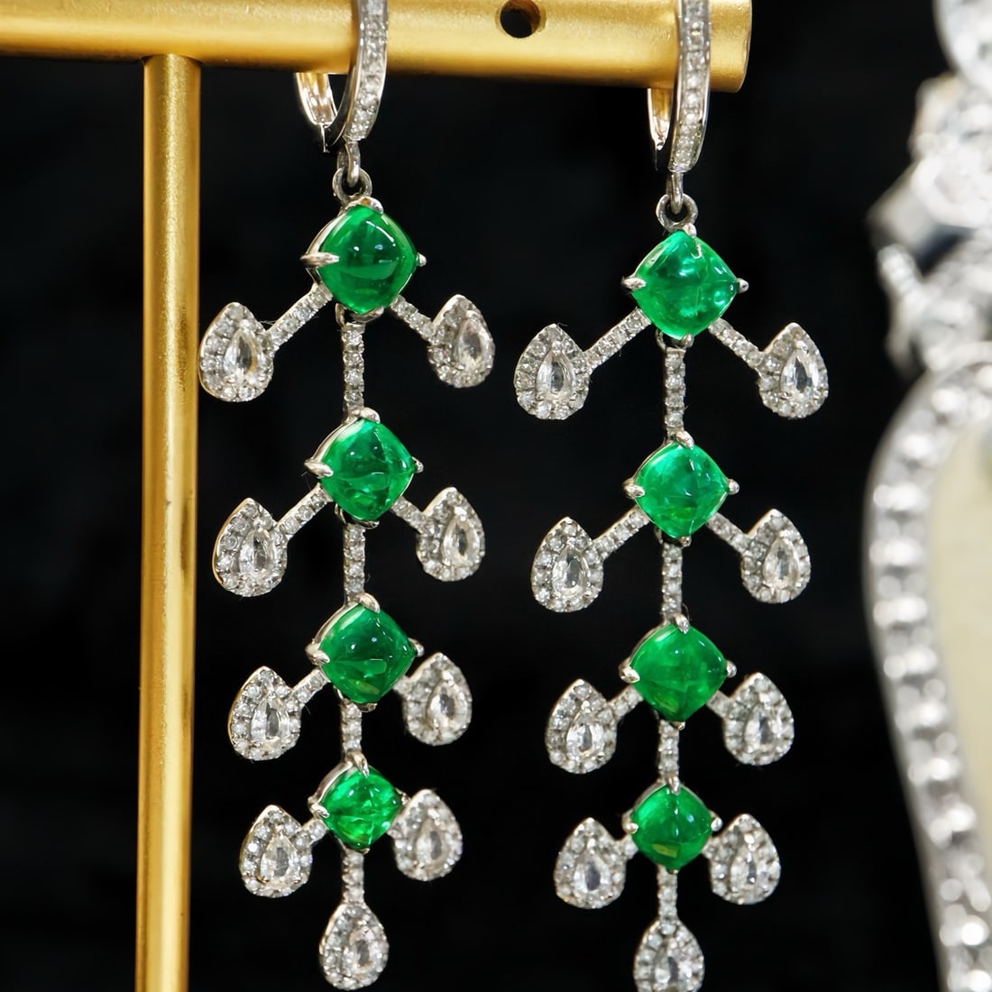 14k Gold 5.55 Ctw Vivid Green Natural Emerald & Diamond Earrings: Ref:231108198 // gold content:14k gold // main gemstone:emerald // shape:sugar-loaf // carat weight:4. 68ct // color:vivid green // treatment:natural // // adjacent gemstone 2 : diamond // number