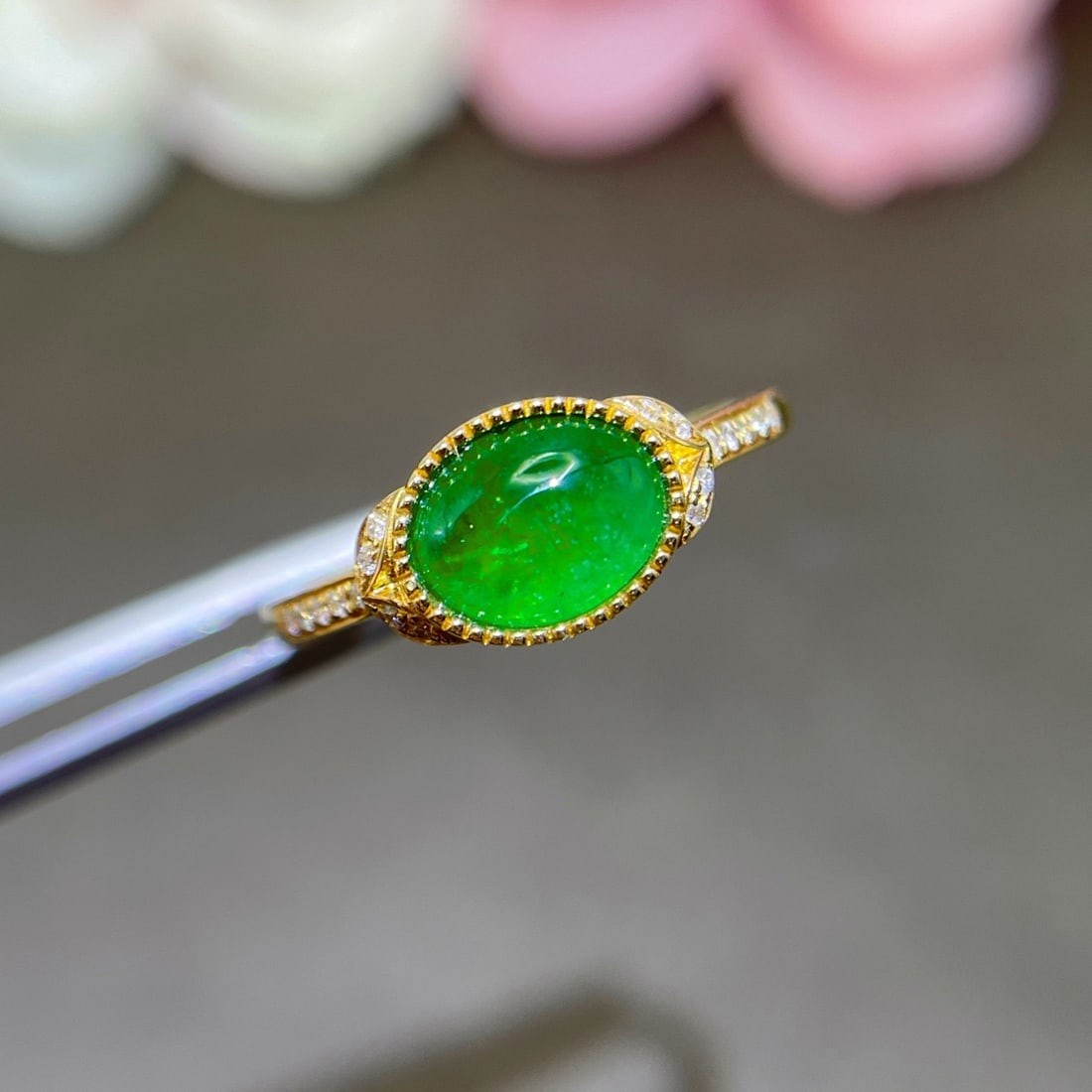 14k Gold 1.3 Ct Vivid Green Natural Emerald & Diamond Ring - 2