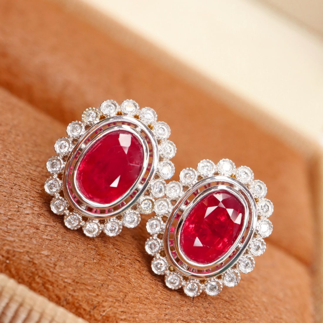 14k Gold 1.26 Ctw Natural Ruby & Diamond Earrings: Ref:231108279 // gold content:14k gold // main gemstone:ruby // shape:oval // carat weight:1. 08ct // color:pigeonblood red // treatment:natural // // adjacent gemstone 2 : diamond // shape:round