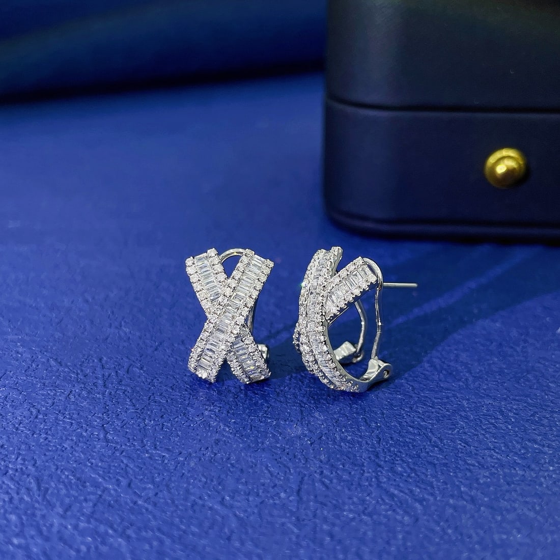 14k Gold 0.92 Ctw Natural H Diamond Earrings - 2