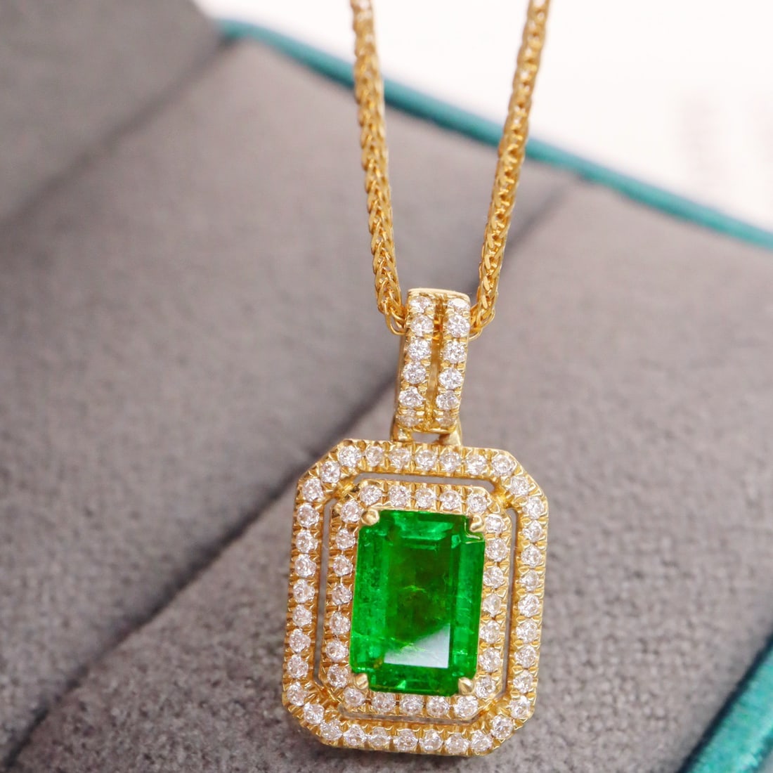 14k Gold 1.11 Ctw Vivid Green Natural Emerald & Diamond Pendant( Without Chain ) - 2