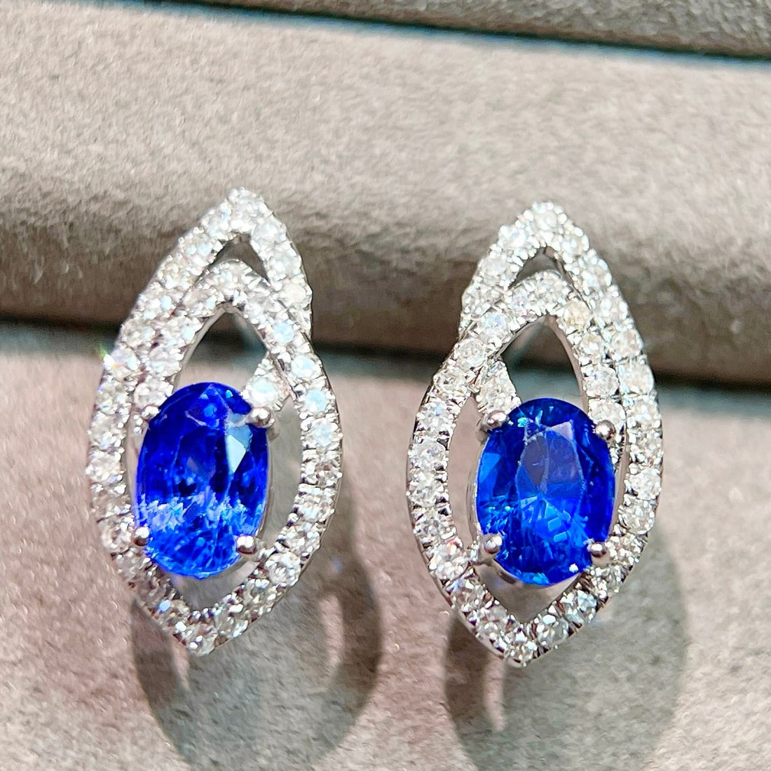 14k Gold 2.08 Ctw Natural Sapphire & Diamond Earrings - 5