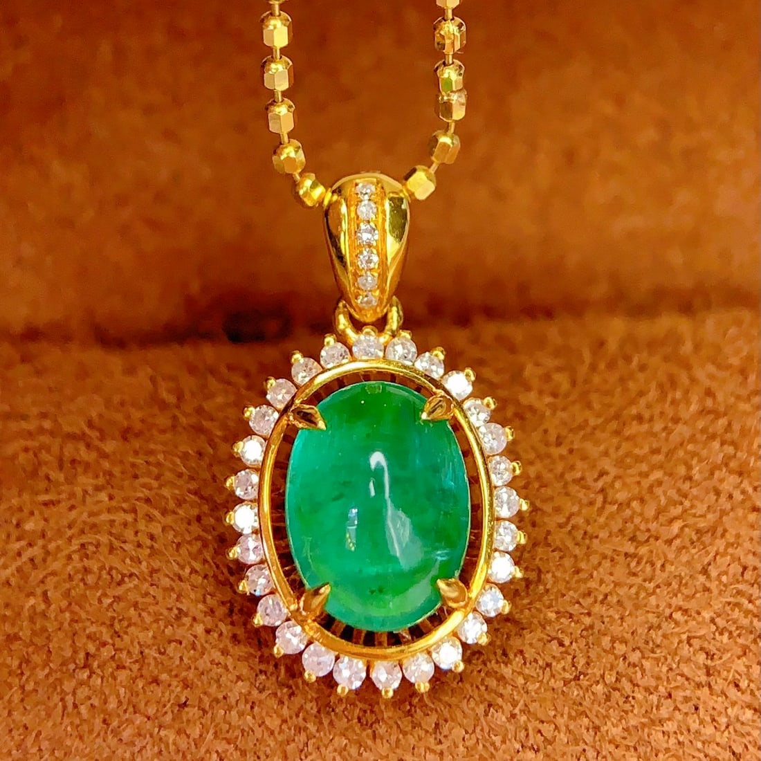 14k Gold 1.5 Ct Vivid Green Natural Emerald & Diamond Pendant( Without Chain ): Ref:231108335 // gold content:14k gold // main gemstone:emerald // shape:oval // carat weight:1. 5ct // color:vivid green // treatment:natural // // adjacent gemstone 2 : diamond // number of