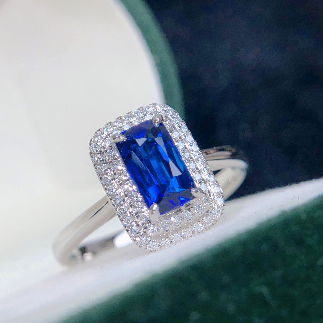 14k Gold 1.21 Ctw Natural Sapphire & Diamond Ring: Ref:231108350 // gold content:14k gold // ring size:7. 25us // // main gemstone:sapphire // shape:cushion // carat weight:1. 05ct // color:royal blue // treatment:natural // // adjacent gemstone 2