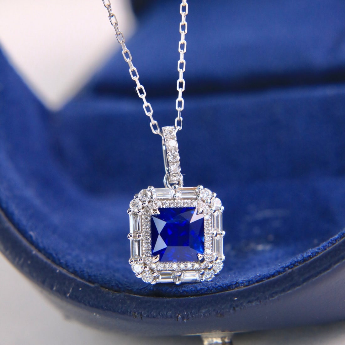 14k Gold 2.01 Ctw Natural Sapphire & Diamond Necklace: Ref:231108355 // gold content:14k gold // main gemstone:sapphire // shape:octagonal // carat weight:1. 65ct // color:royal blue // treatment:natural // // adjacent gemstone 2 : diamond //