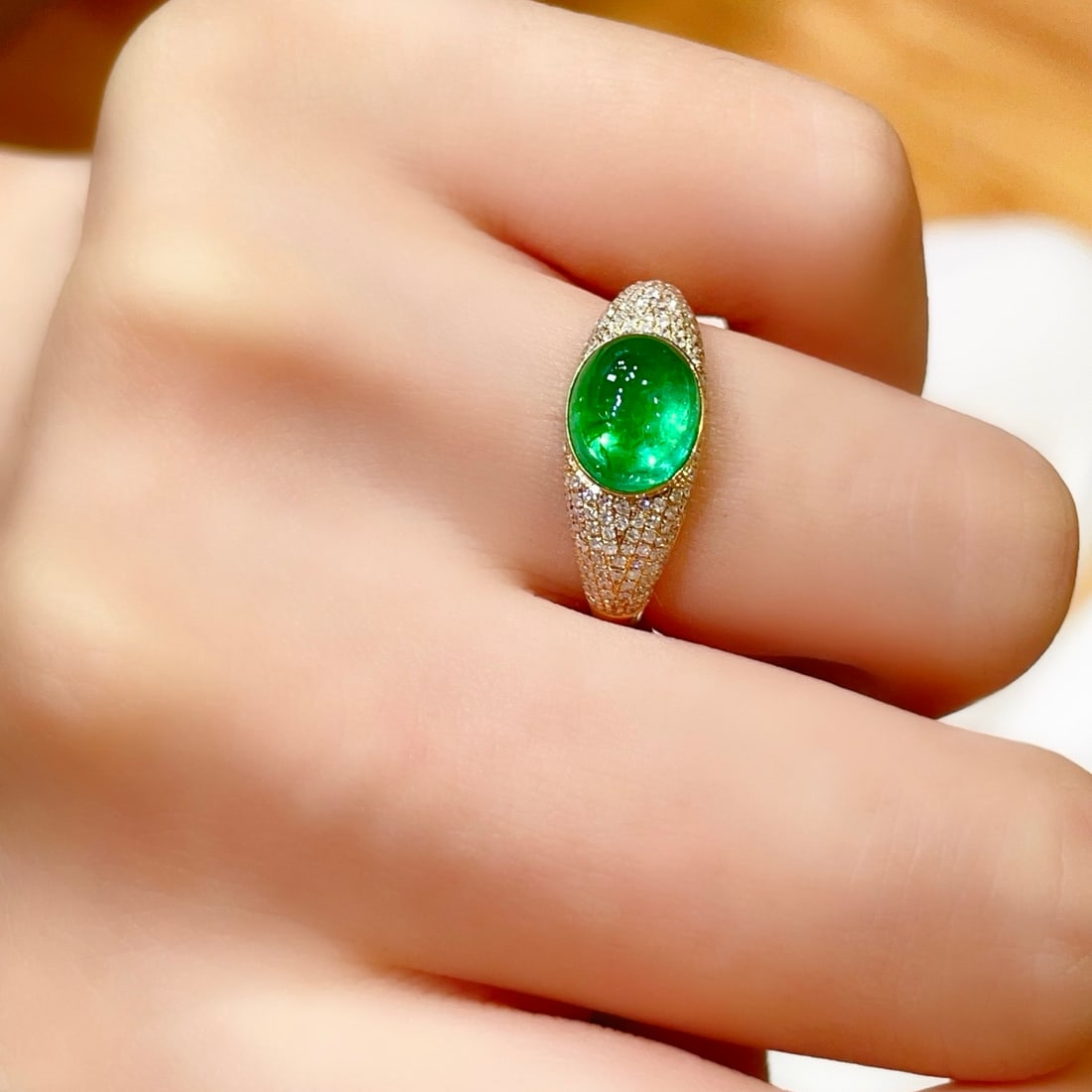 14k Gold 2.1 Ct Vivid Green Natural Emerald & Diamond Ring - 9