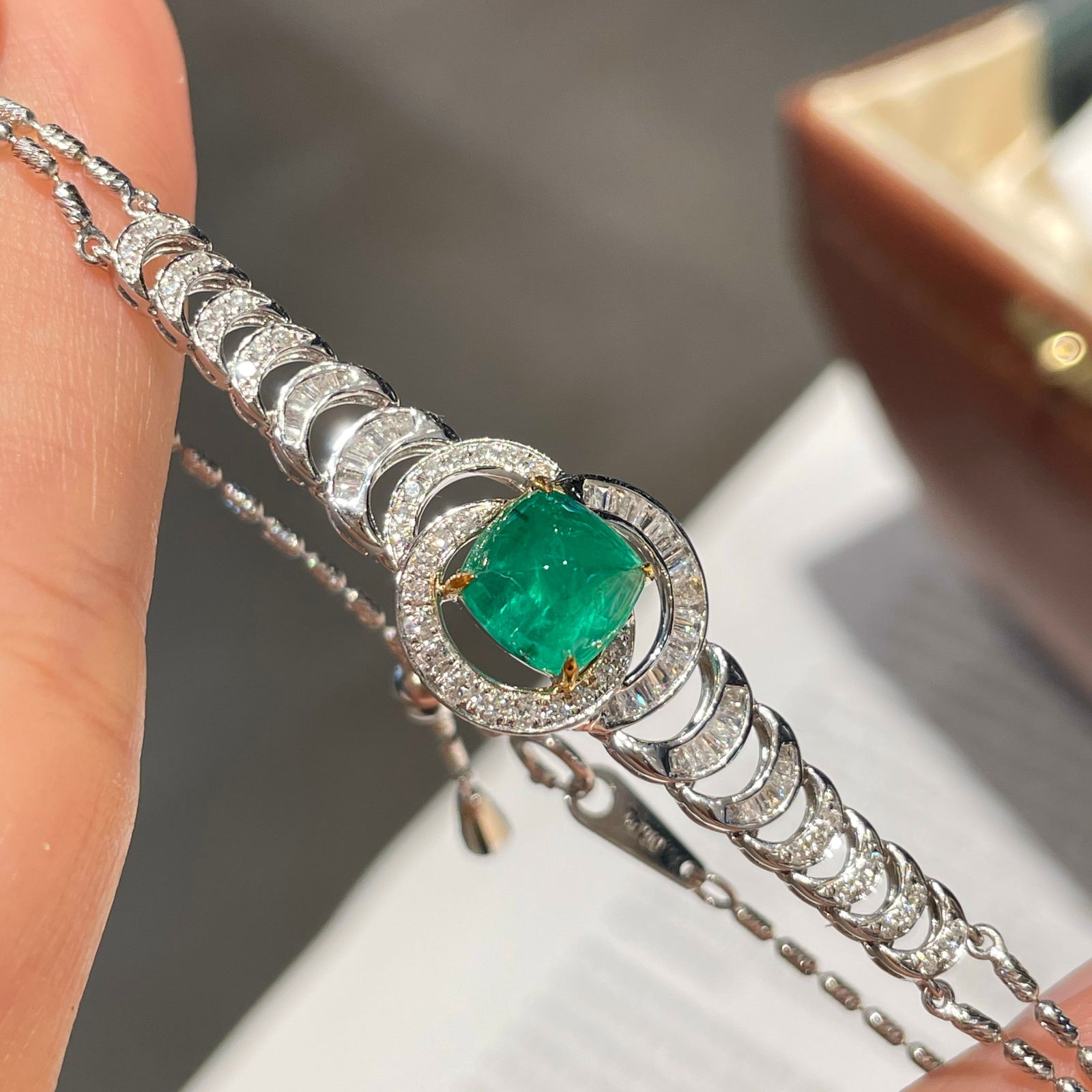 14k Gold 1.6 Ct Natural Emerald & Diamond Bracelet - 7