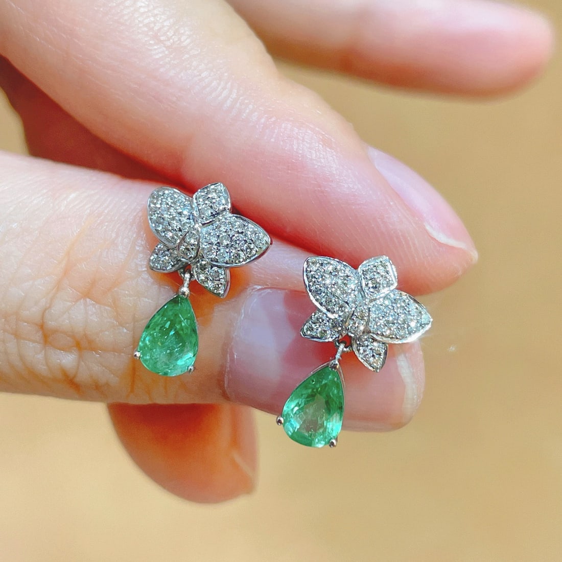 14k Gold 1.11 Ctw Natural Emerald & Diamond Earrings - 3