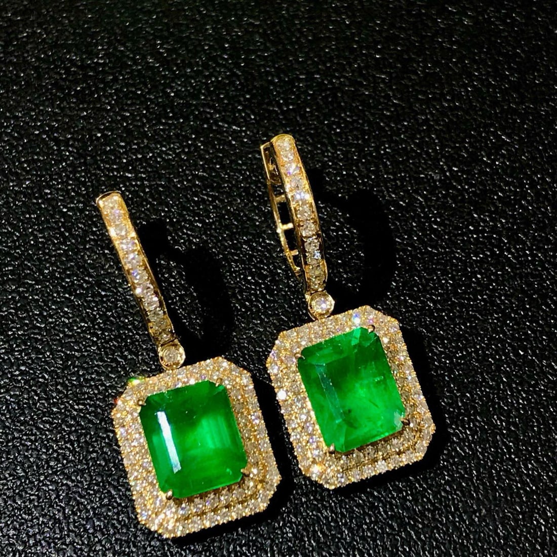14k Gold 3.50 Ctw Vivid Green Natural Emerald & Diamond Earrings - 5