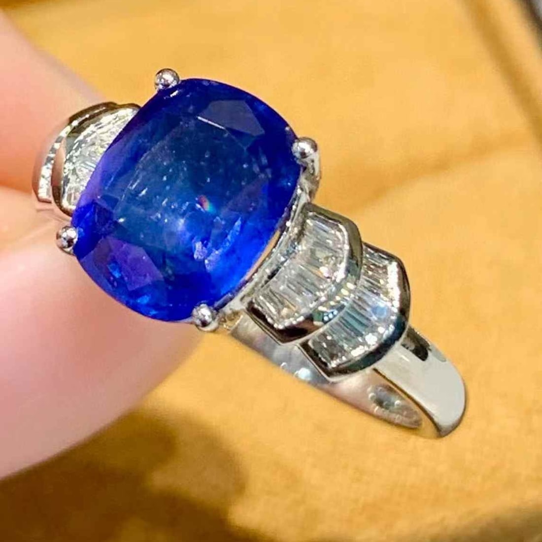 14k Gold 2.8 Ct Natural Sapphire & Diamond Ring - 3