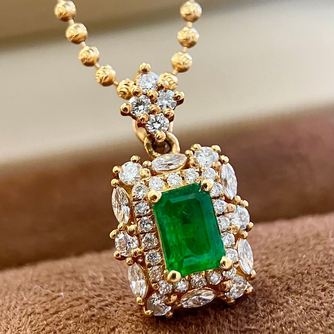 14k Gold 1.20 Ctw Vivid Green Natural Emerald & Diamond Pendant( Without Chain ) - 2