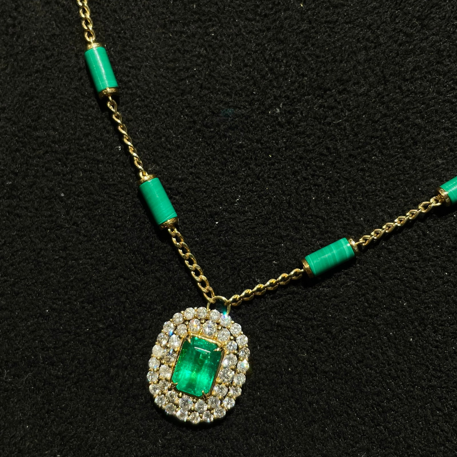 14k Gold 1 Ct Vivid Green Natural Emerald & Diamond Necklace - 6