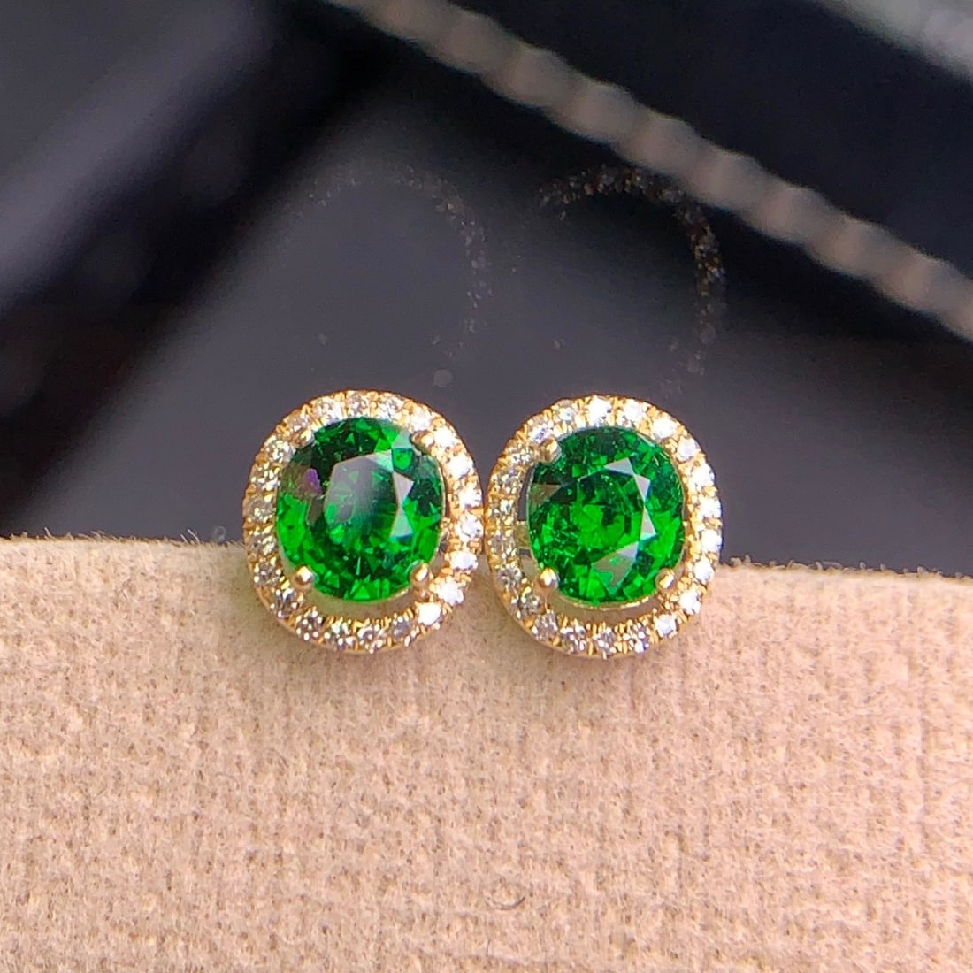 14k Gold 1.45 Ct Vivid Green Natural Tsavorite & Diamond Earrings - 4