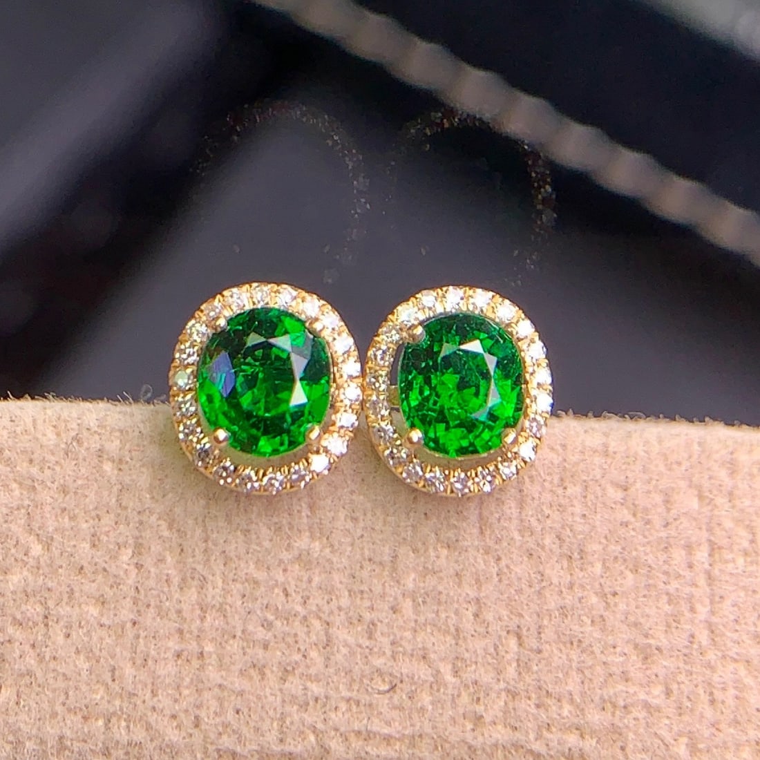 14k Gold 1.45 Ct Vivid Green Natural Tsavorite & Diamond Earrings - 7