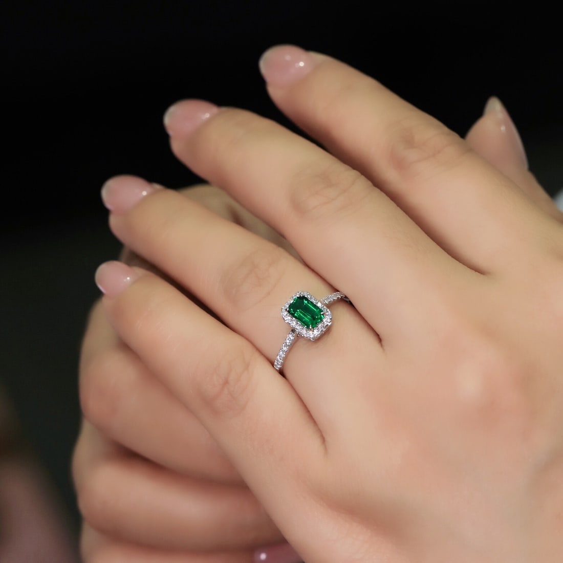 14k Gold 0.85 Ct Vivid Green Natural Emerald & Diamond Ring - 6