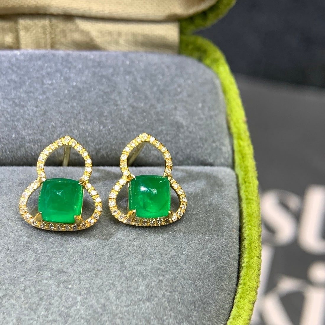 14k Gold 1.32 Ctw Vivid Green Natural Emerald & Diamond Earrings - 6