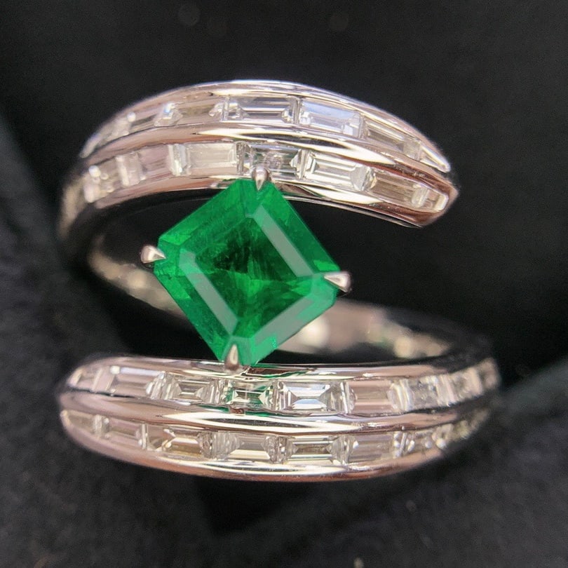 14k Gold 2.03 Ctw Vivid Green Natural Emerald & Diamond Ring - 3