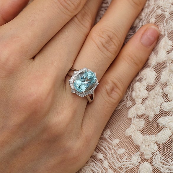 14k Gold 4.17 Ct Natural Aquamarine & Diamond Ring - 9